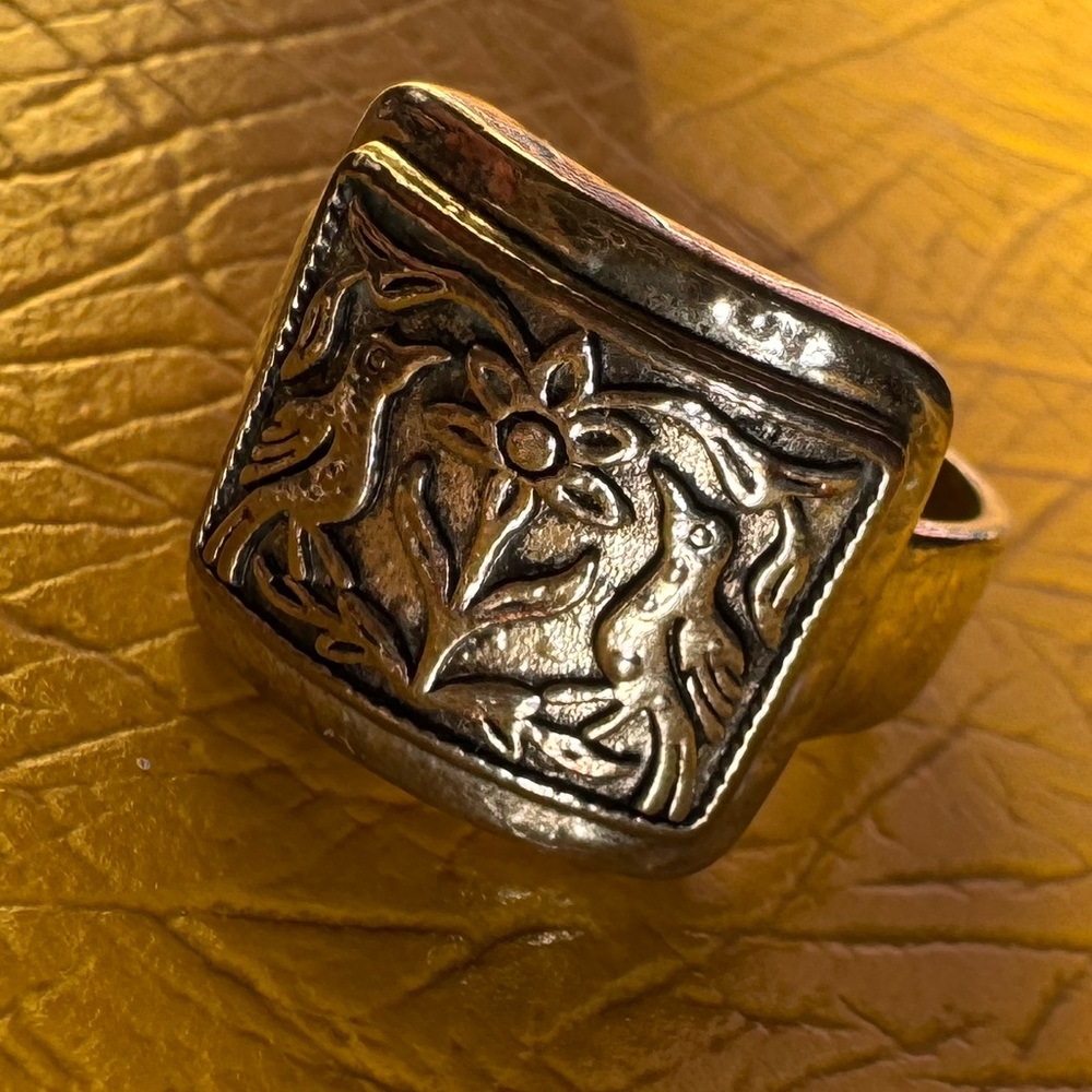 Silver Tone Floral Motif Silver Ring - Bold Vintage Style with Birds